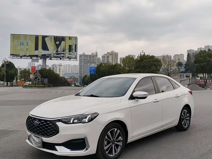 Photo 3 - Ford Escort