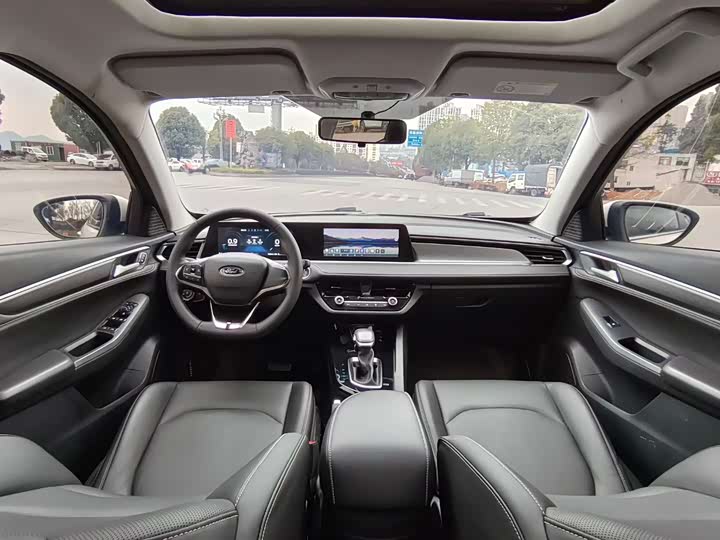 Photo 9 - Ford Escort