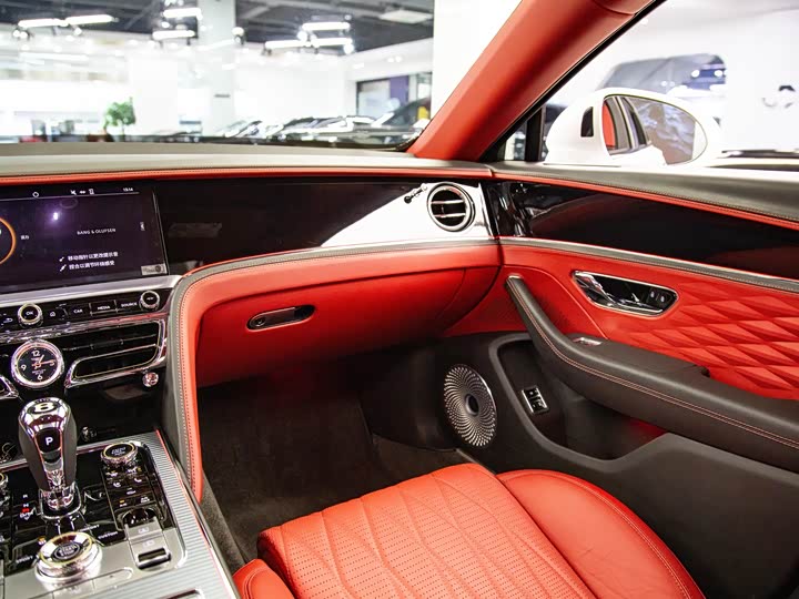 Фото 6 - Bentley Flying Spur