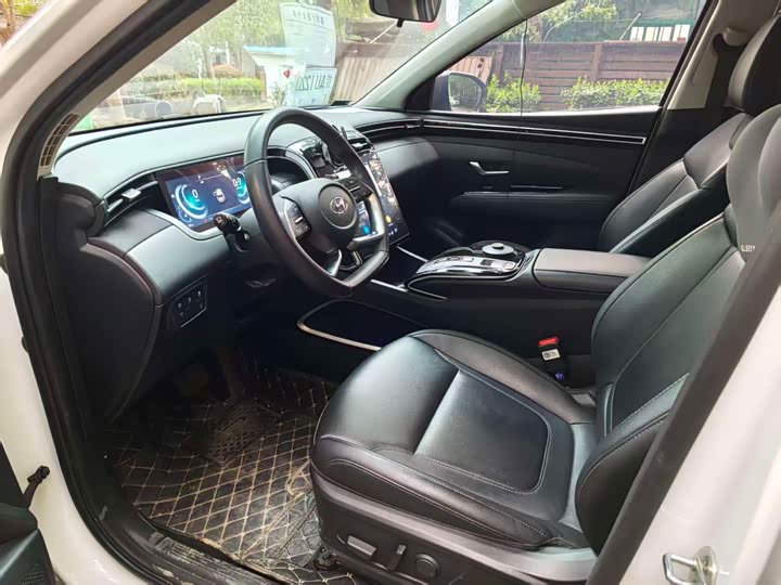 Фото 4 - Hyundai Tucson L