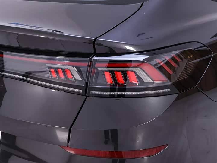 Photo 9 - Volkswagen Lamando L