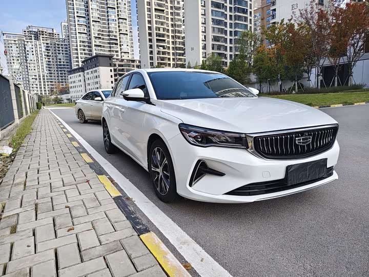 Фото 3 - Geely Emgrand