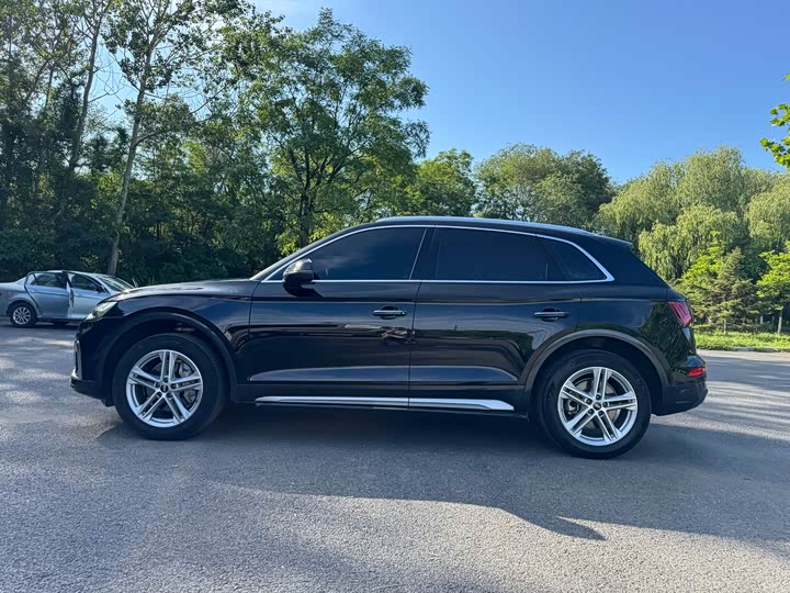 Фото 4 - Audi Q5L