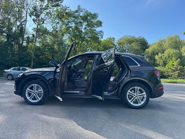 Фото 5 - Audi Q5L