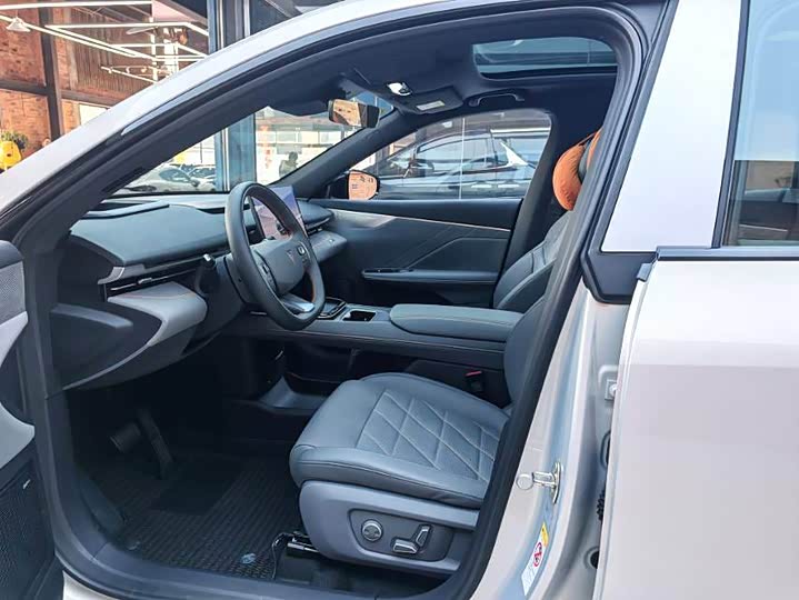 Фото 7 - Changan Deepal S05