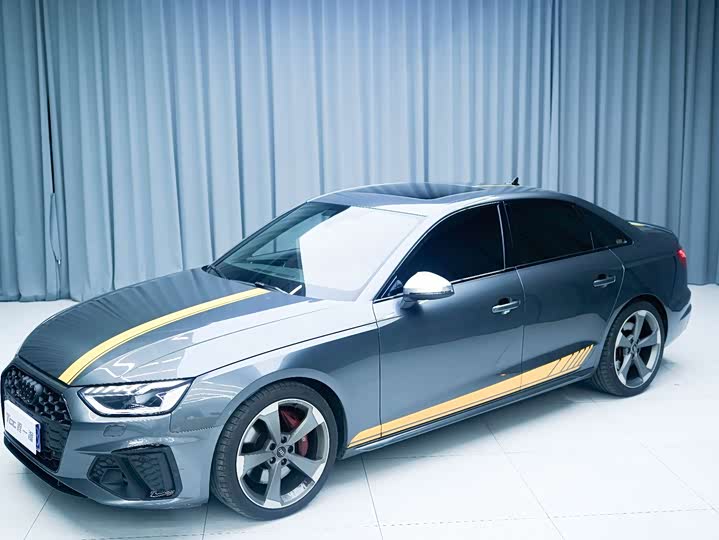 Фото 1 - Audi S4