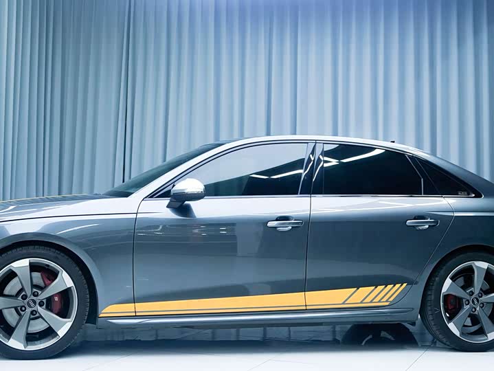 Фото 4 - Audi S4