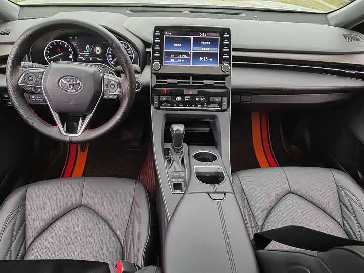 Photo 6 - Toyota Avalon