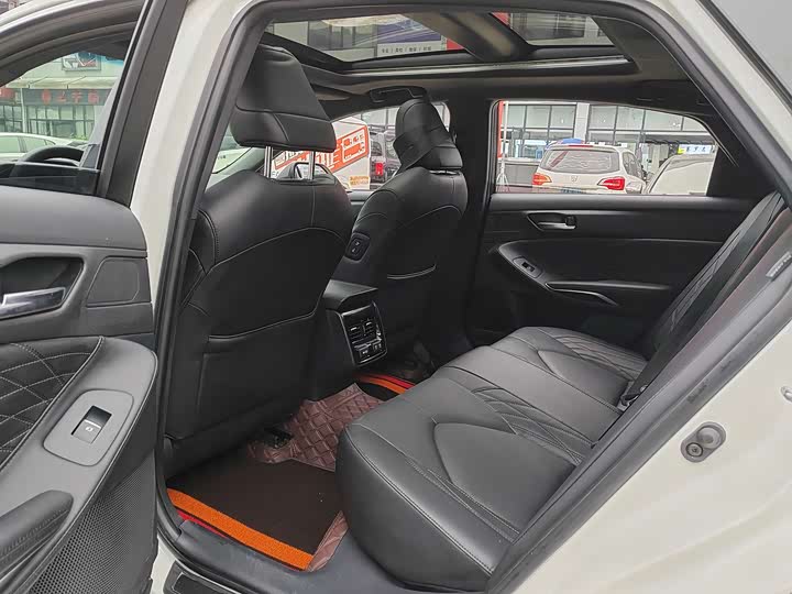 Photo 9 - Toyota Avalon