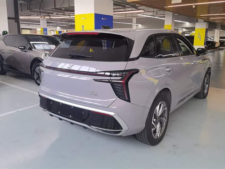 Photo 3 - Hongqi HS3