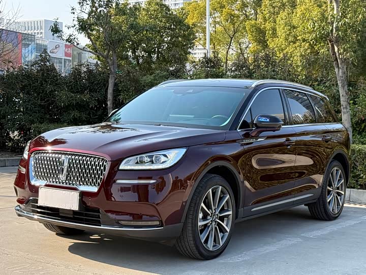 Фото 1 - Lincoln Corsair