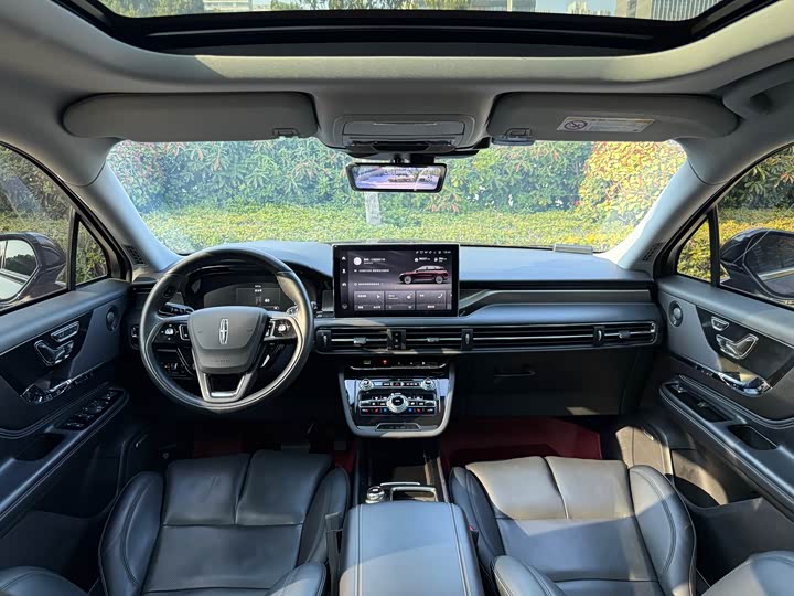 Фото 8 - Lincoln Corsair