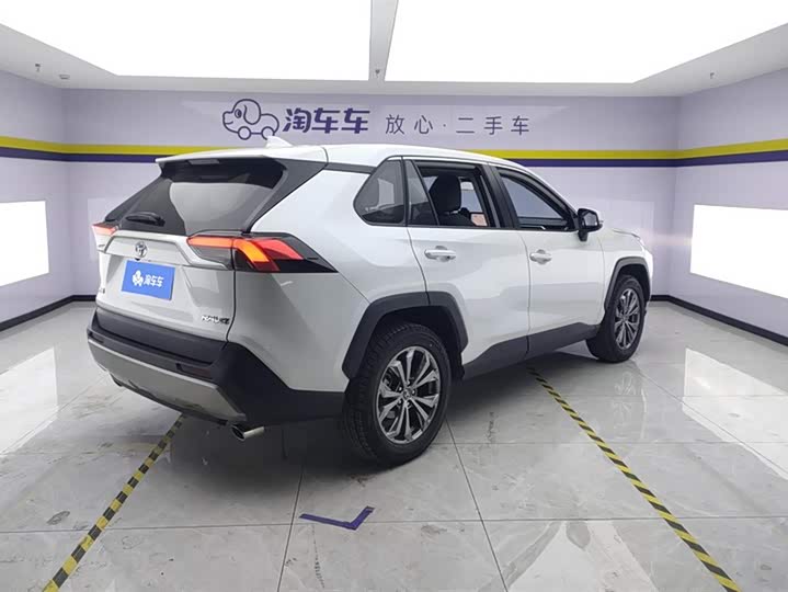 Photo 3 - Toyota RAV4