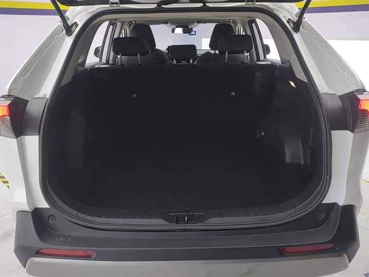 Photo 4 - Toyota RAV4