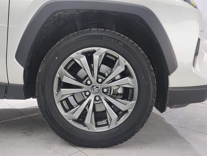Photo 6 - Toyota RAV4