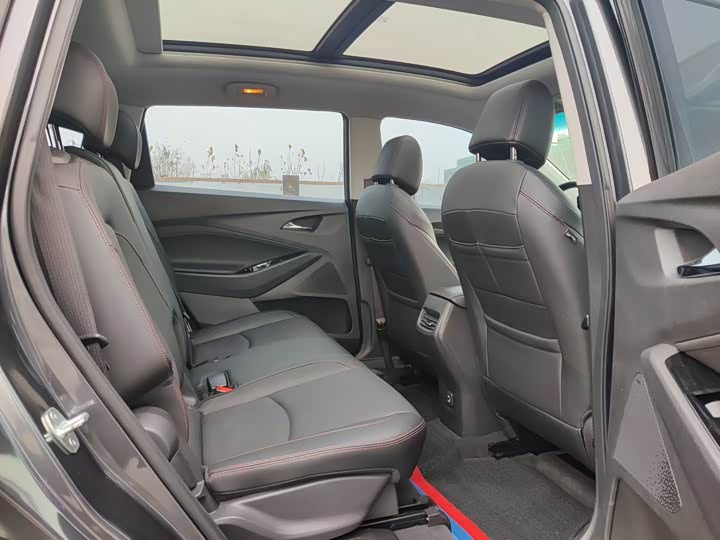 Фото 8 - Chevrolet Orlando