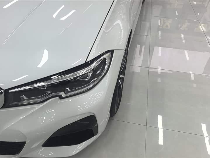 Photo 5 - BMW 3 Series