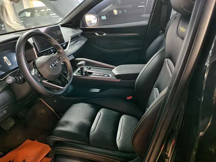 Фото 3 - Geely Preface