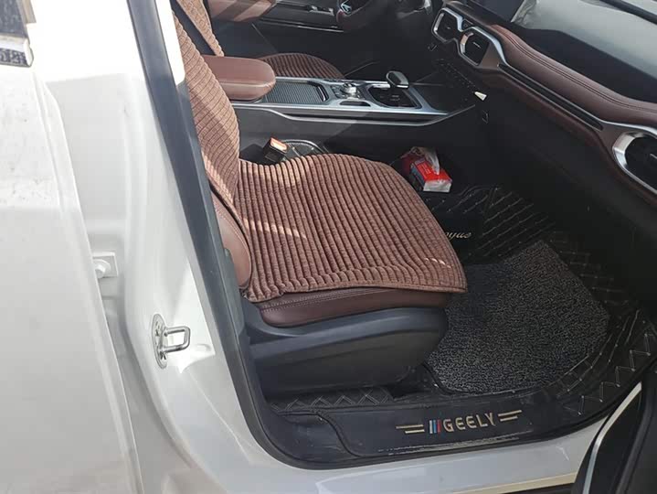 Фото 8 - Geely Okavango