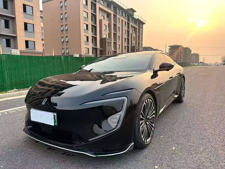 Фото 1 - Avatr 12