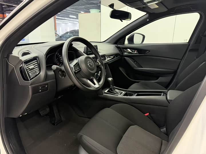 Фото 7 - Mazda CX-4