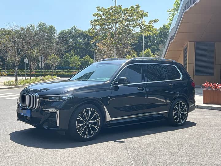 Photo 1 - BMW X7