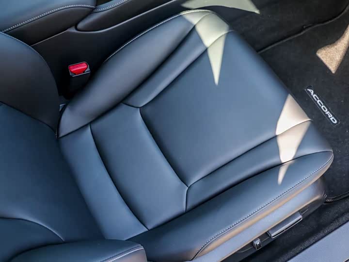 Фото 6 - Honda Accord