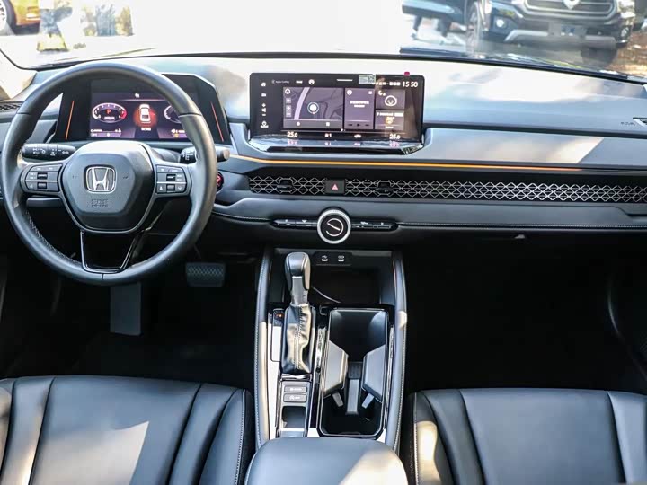 Фото 9 - Honda Accord