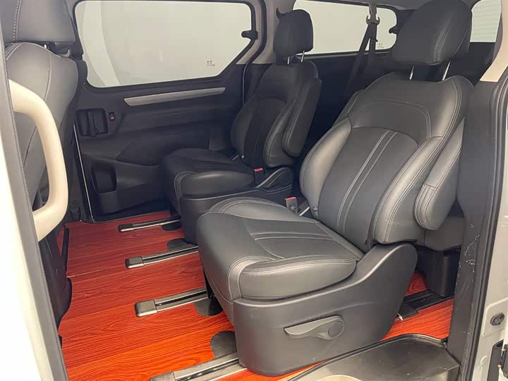 Фото 7 - Maxus G10