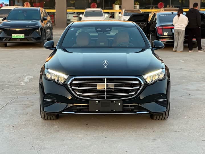 Photo 2 - Mercedes-Benz E-Class