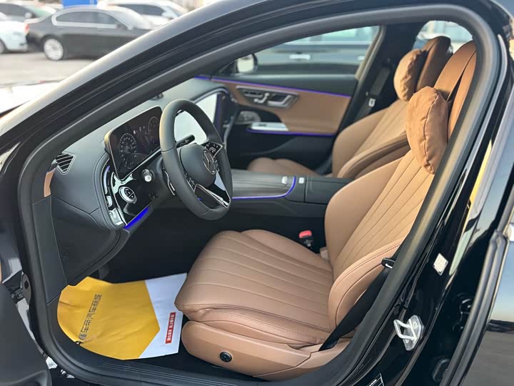 Photo 4 - Mercedes-Benz E-Class