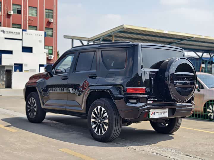 Photo 5 - Tank 700 Hybrid