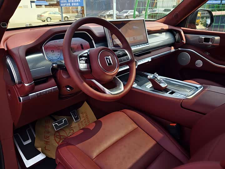 Photo 6 - Tank 700 Hybrid