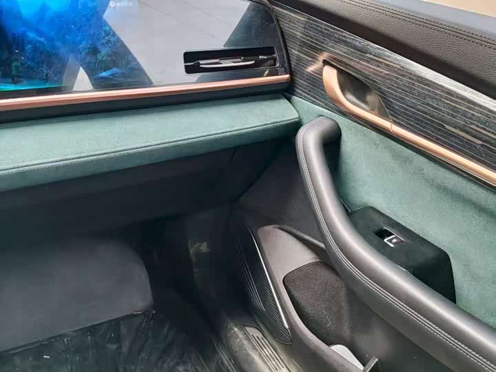 Фото 6 - Geely Monjaro