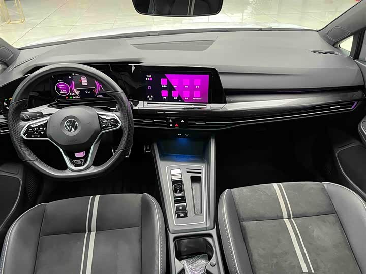 Фото 2 - Volkswagen Golf