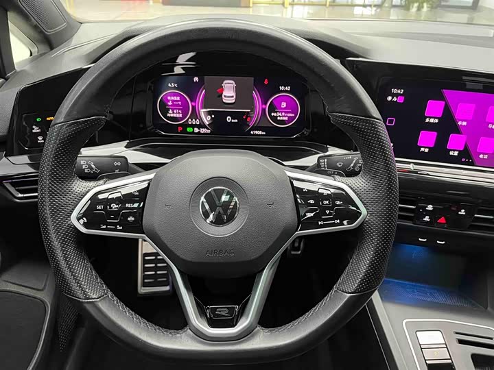 Фото 3 - Volkswagen Golf