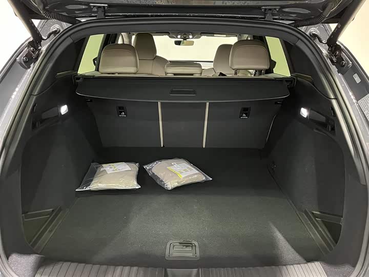 Фото 8 - Audi Q6L e-tron