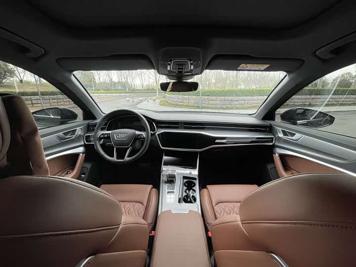 Фото 4 - Audi A6L