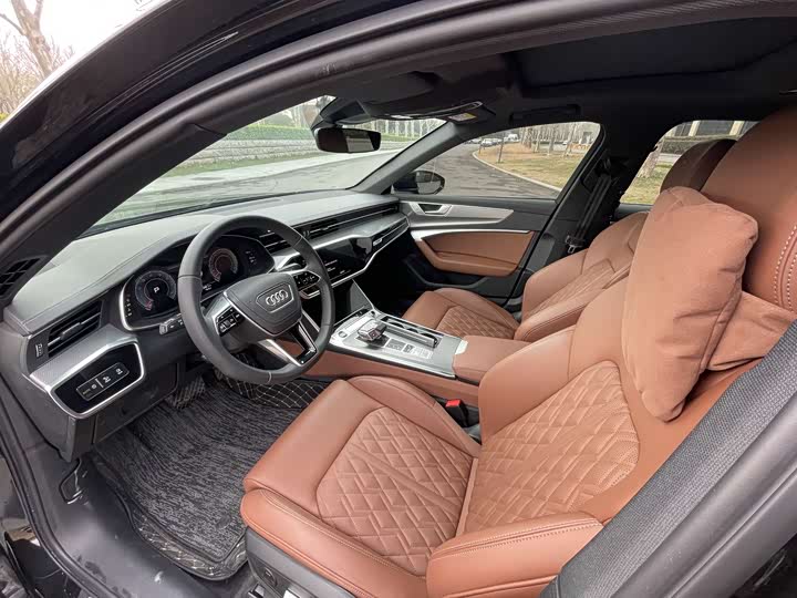 Фото 5 - Audi A6L