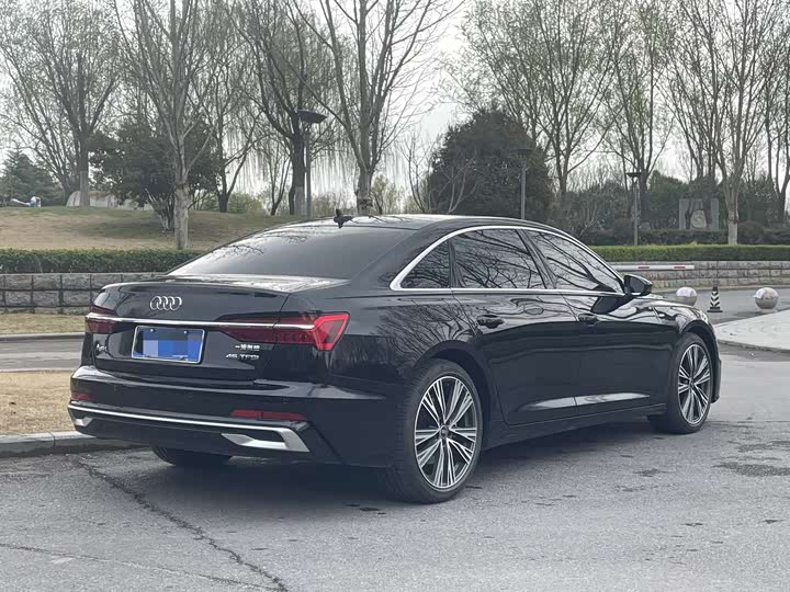 Фото 8 - Audi A6L