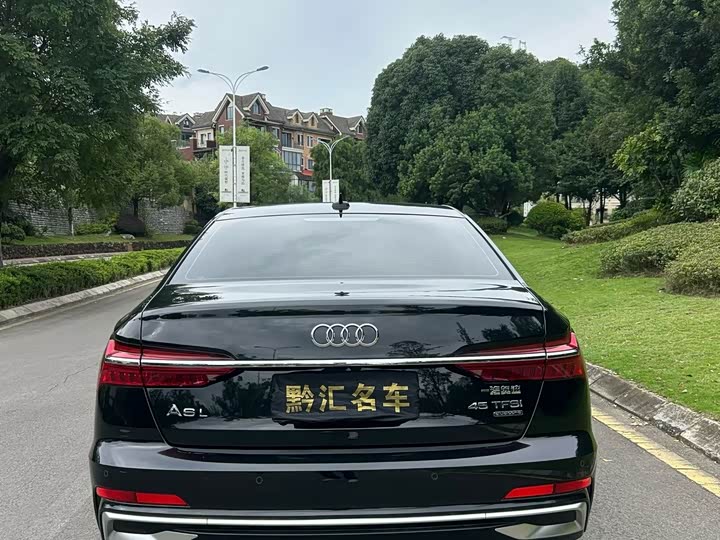 Фото 5 - Audi A6L