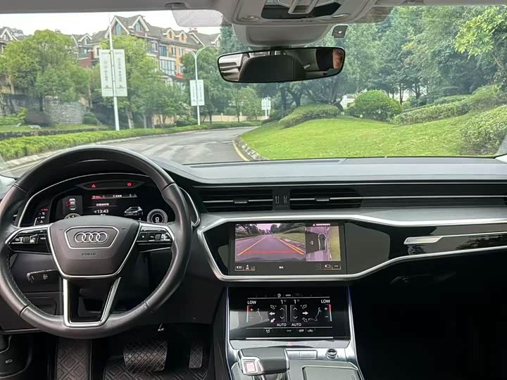 Фото 7 - Audi A6L