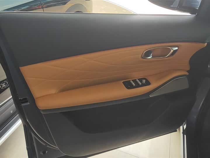 Фото 7 - Geely Galaxy Starship 7