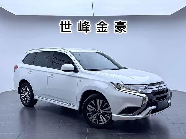 Фото 3 - Mitsubishi Outlander