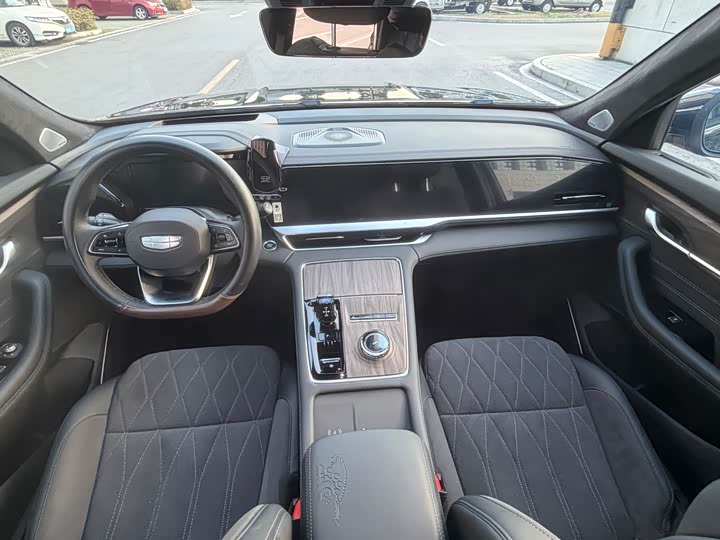 Фото 8 - Geely Monjaro