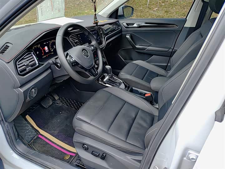 Фото 7 - Volkswagen T-Roc