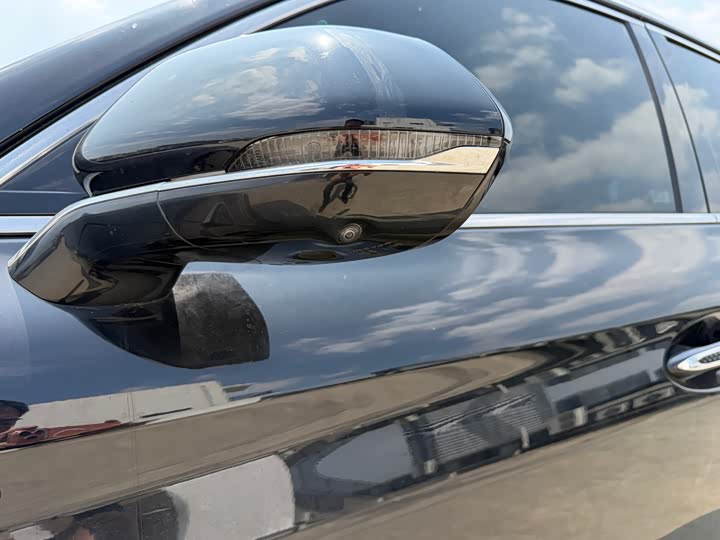 Фото 4 - Hongqi HS5