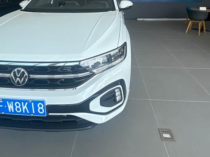 Volkswagen T-Roc 2026 2026款 300TSI DSG两驱辰光版