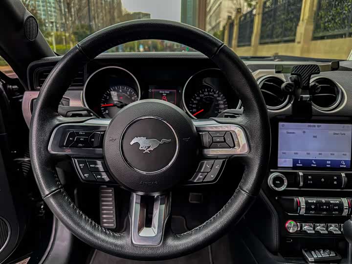 Фото 7 - Ford Mustang