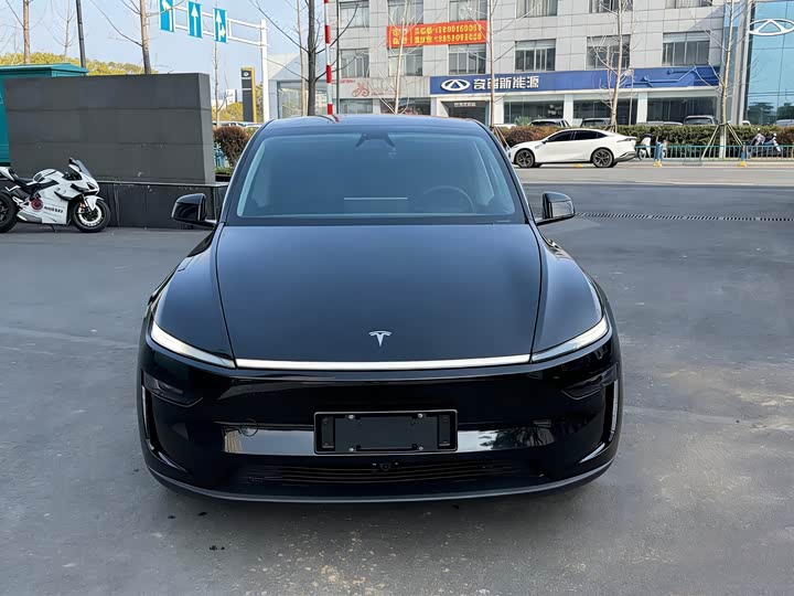 Фото 2 - Tesla Model Y